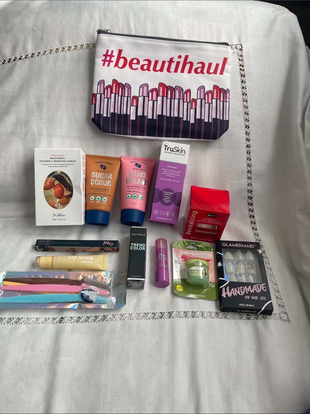 LA Colors- Lip, Face,Body,Hands Cosmetics & Beauty Bag NEW 13 Items